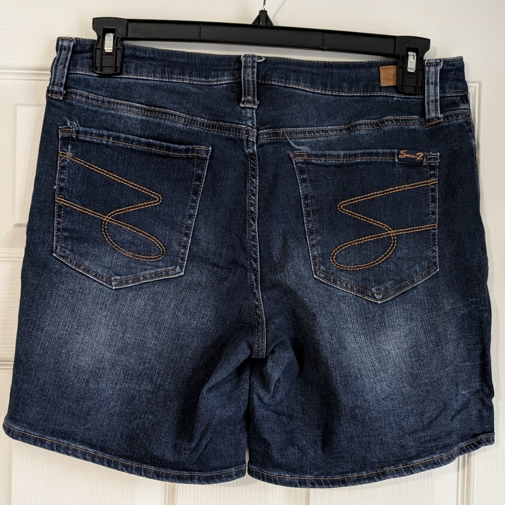Seven7 Dark Denim Shorts Size 10 - Picture 3 of 5